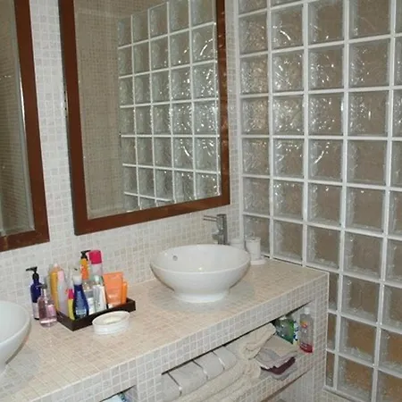 Casa vacanze Maison Privee Avec Piscine Chauffee, 10 Pers., - Fr-1-824-15 Saint-Chamassy